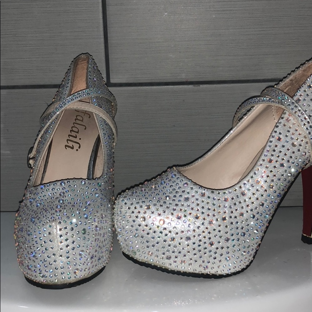 Size 6 diamond covered shoes only used once .